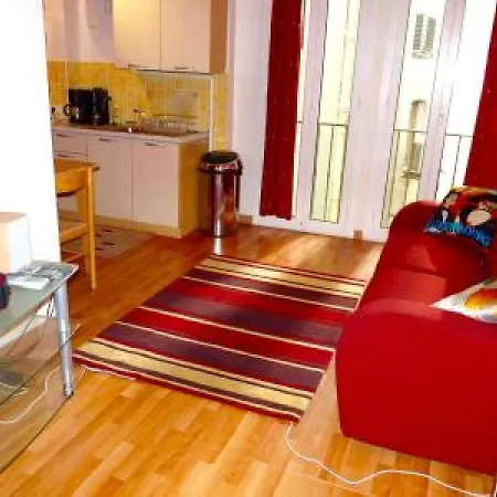 Centrally Located One Bedroom Just Minutes By Foot To The Palais Des Festivals And Beaches 207 Apartamento Cannes